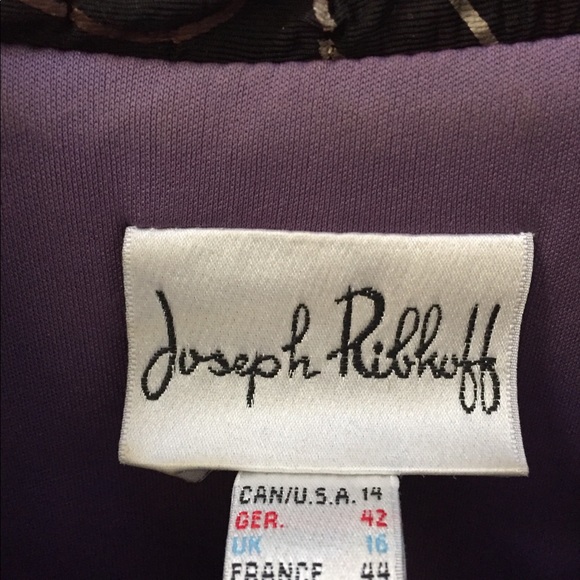 Flower patterned jacket. - Picture 3 of 3